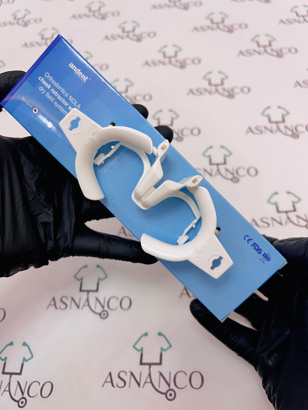 Nola Retractor