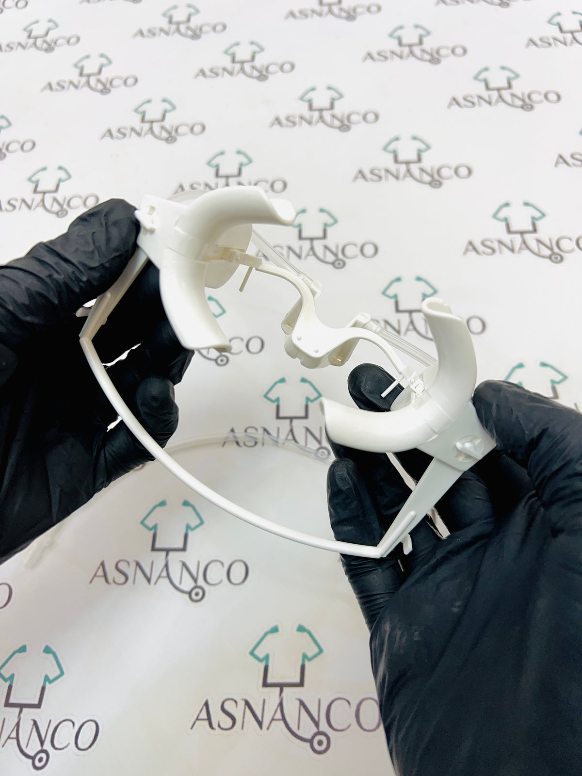 Nola Retractor