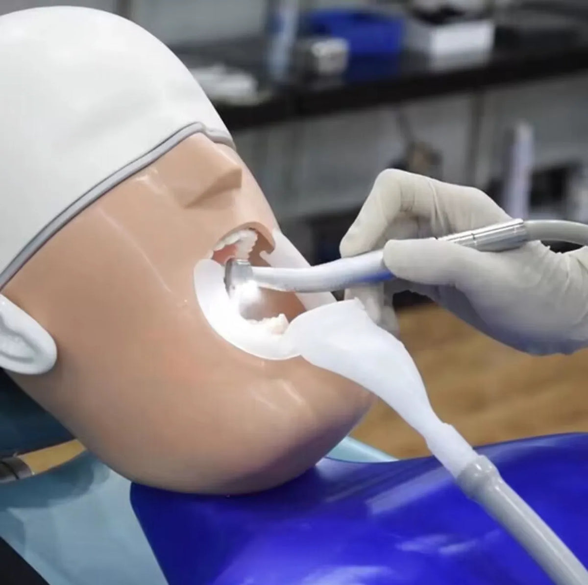 mouth Opener With Aerosol Suction (D48)